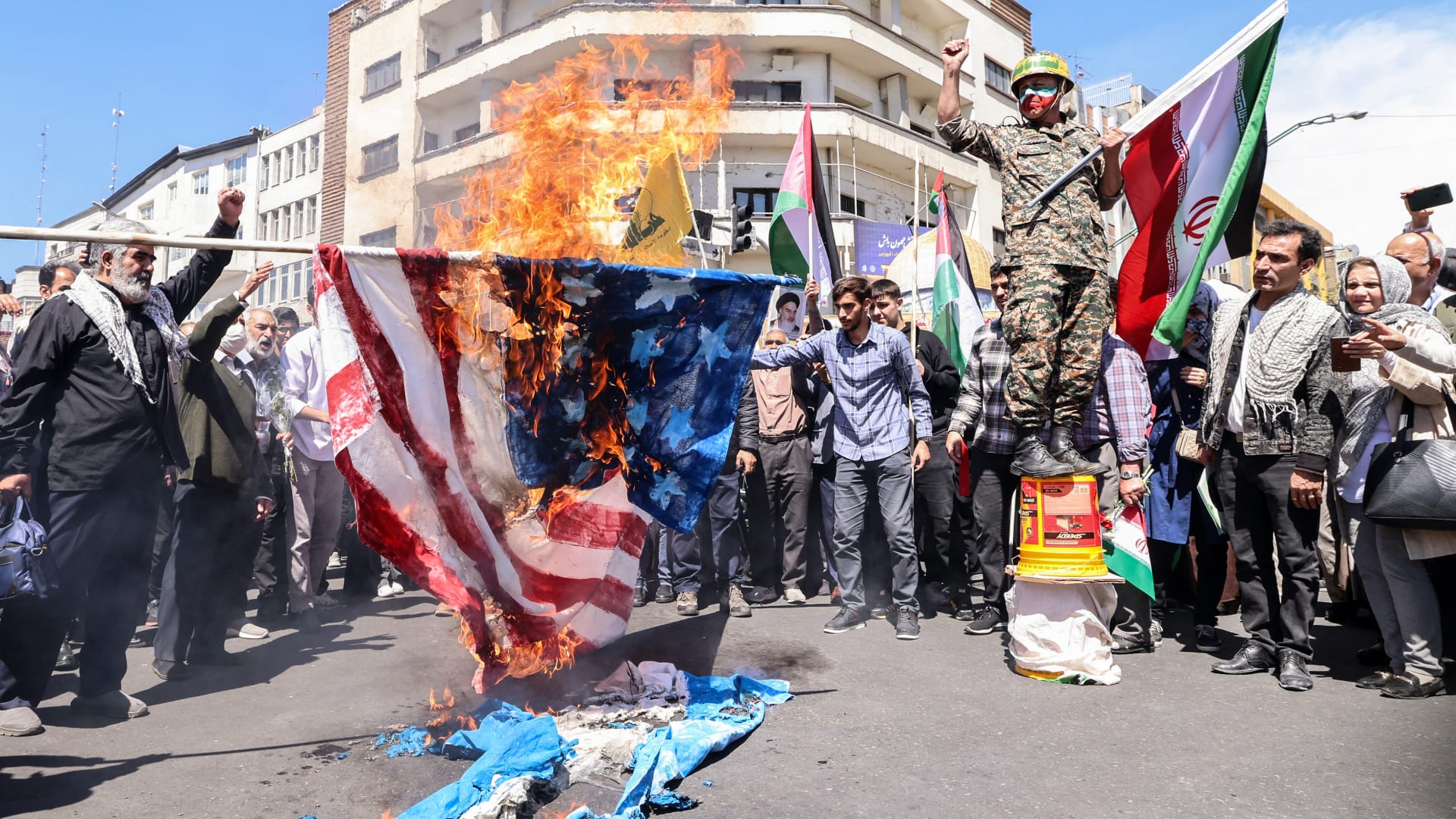 أمريكا في حالة تأهب قصوى.. ومسؤولون أمريكيون وإسرائيليون: هجوم إيران أمر لا مفر منه