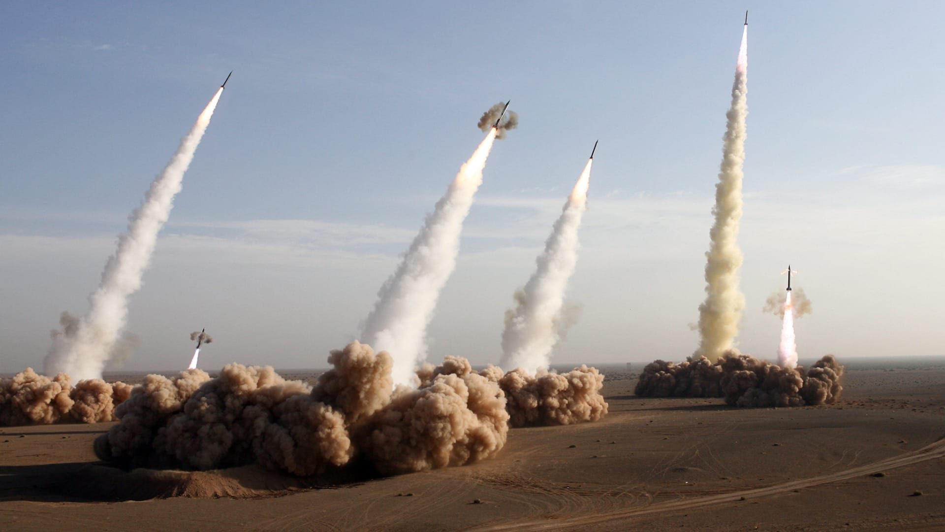 مسؤولون أمريكيون: إيران قد تضرب أهدافا أمريكية أو إسرائيلية في أي لحظة