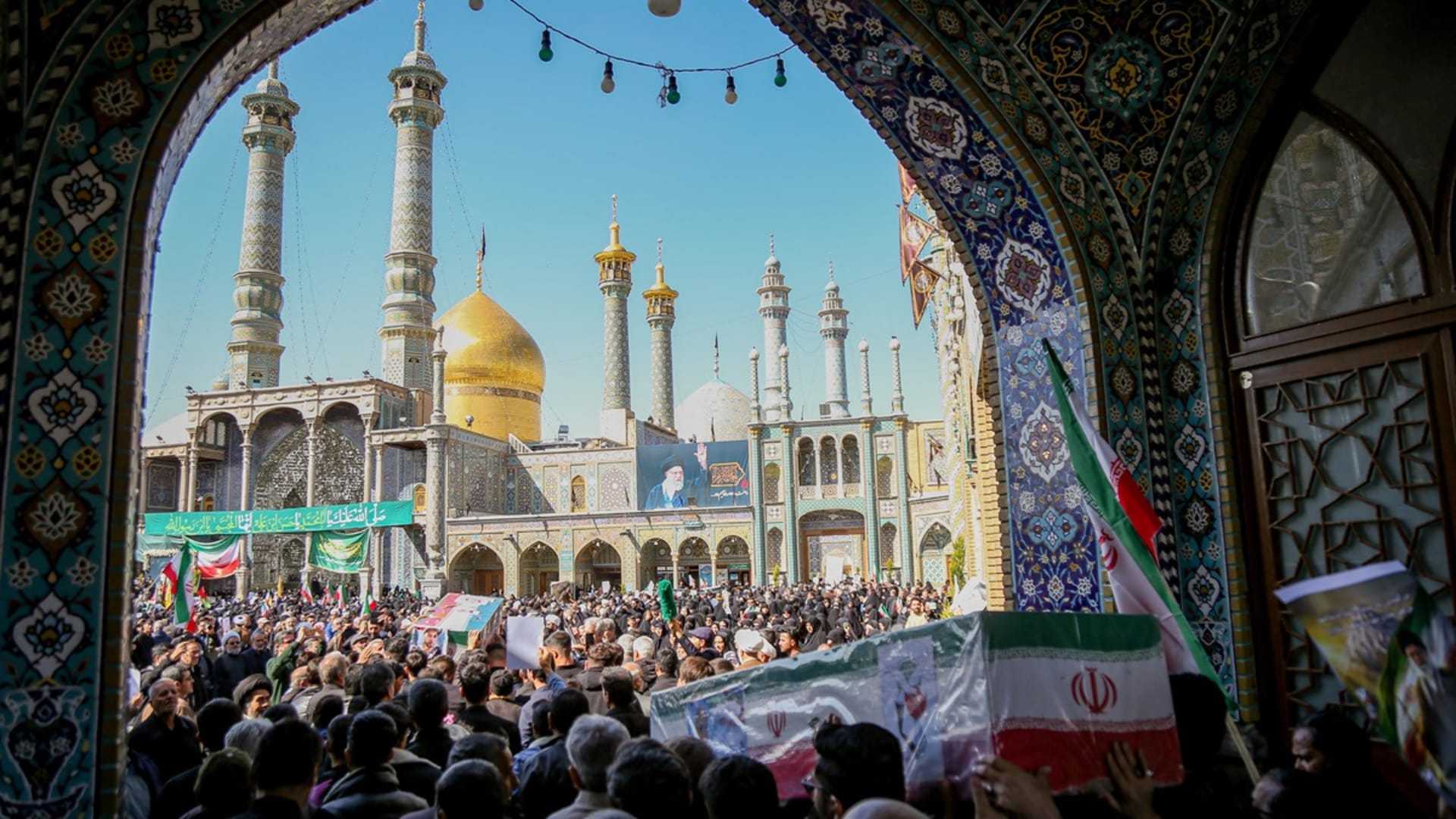 "حُسم الأمر".. إيران: عضو بمجلس الخبراء يلمح لاسم محتمل كمرشد جديد