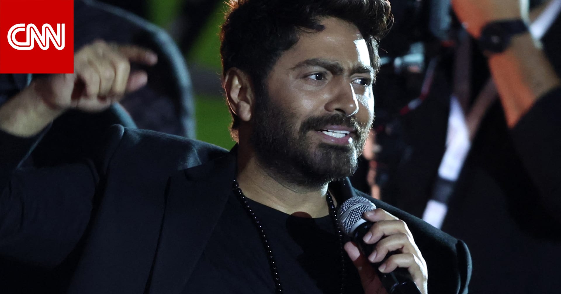 نسخة من أغنية شهيرة لتامر حسني بمشاركة صوت نسائي مُولّد بالـ AI