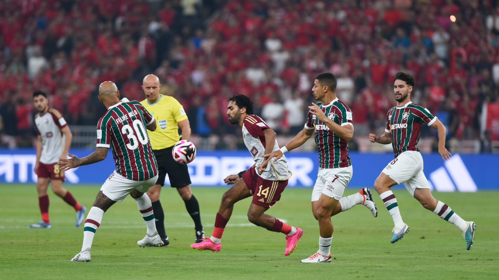 بعد خسارته من فلومينينسي.. "حلم" الأهلي المصري يتأجل في مونديال الأندية 2 بعد خسارته من فلومينينسي.. "حلم" الأهلي المصري يتأجل في مونديال الأندية