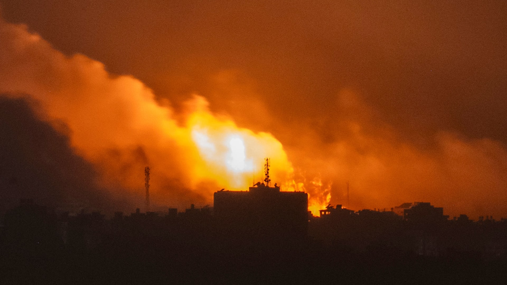 كاميرا CNN ترصد تحركات قوات إسرائيلية داخل غزة.. شاهد ماذا يحصل