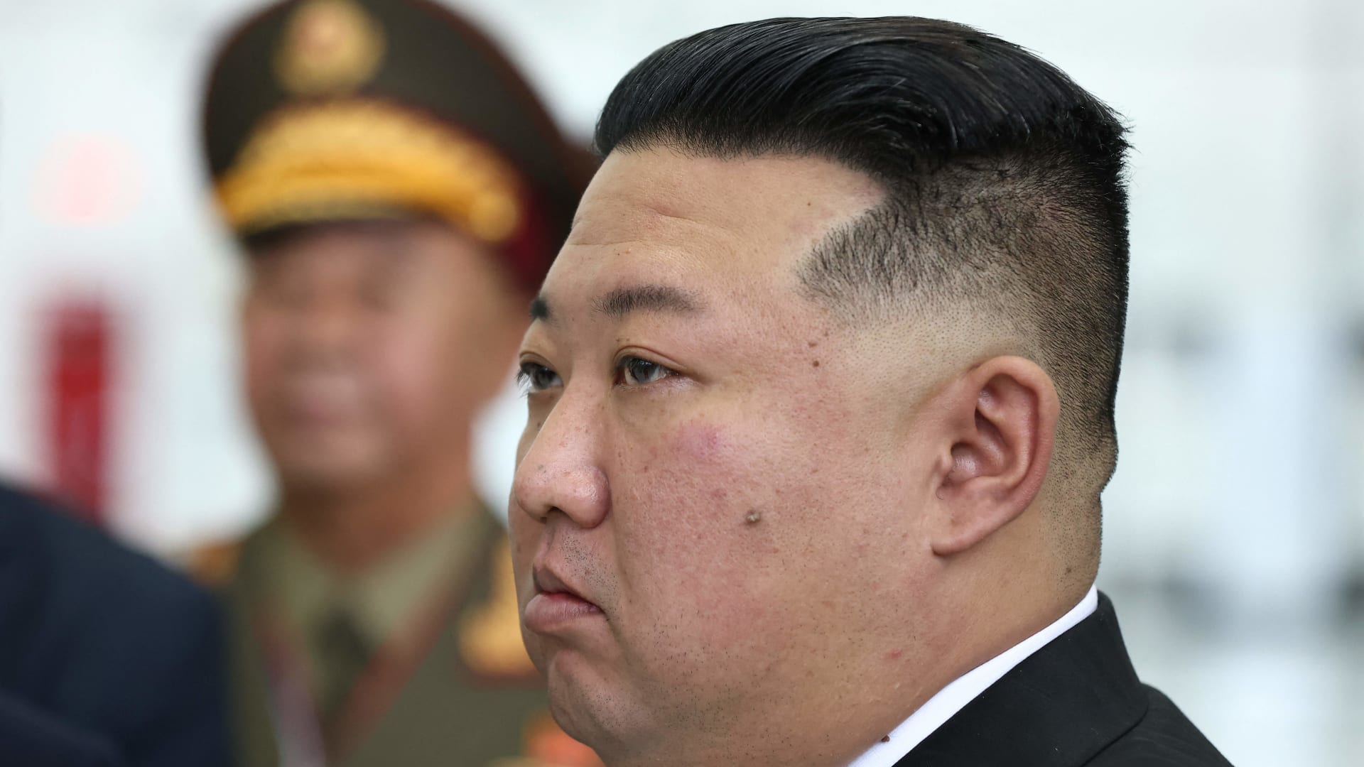 كيم جونغ أون يأمر جيش كوريا الشمالية بـ"تسريع الاستعدادات للحرب"