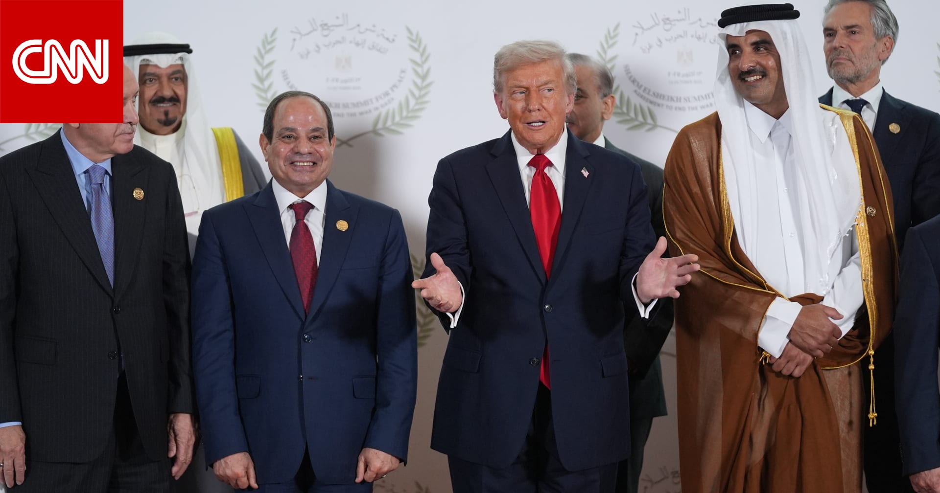 "حرب الإبادة وضعت أوزارها".. أنور قرقاش يشيد بنجاح ترامب في إنهاء الصراع في غزة