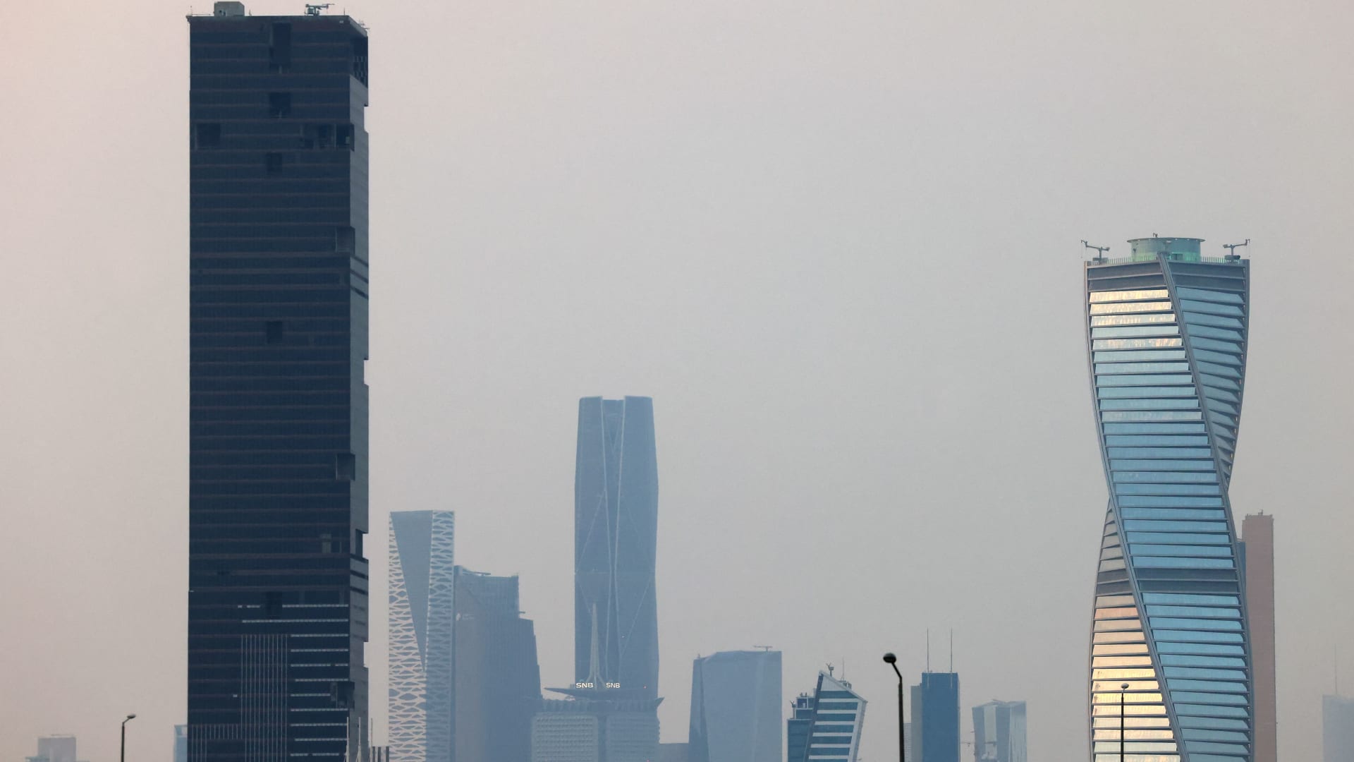 داخلية السعودية تعلن إعدام 3 مواطنين أحدهم قتل ابنتيه الطفلتين بإغراقهما في حوض غسالة كهربائية