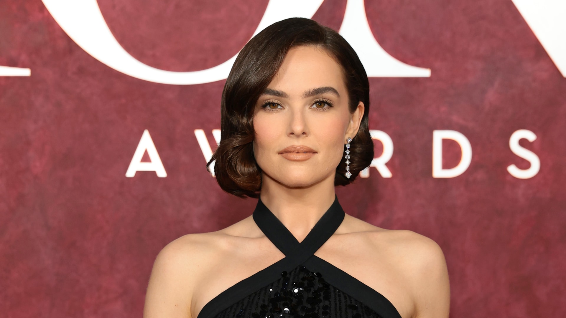 أبرز اطلالات وفساتين النجمات في حفل Tony Awards 2025
