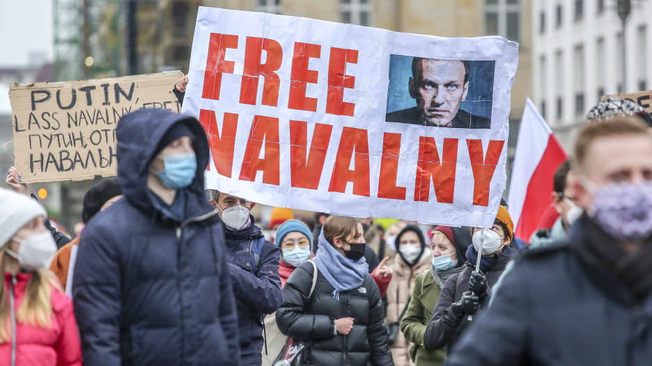 روسيا تلقي اللوم على أمريكا لتشجيع أنصار نافالني وسط مظاهرات ضد الكرملين