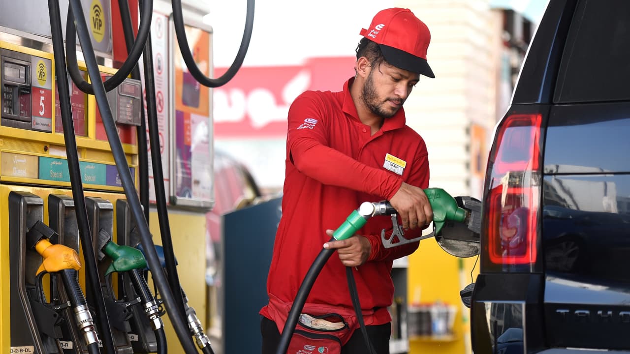 الإمارات.. إليكم فرق سعر الوقود عن الشهر الماضي بعد إعلان أسعار يوليو