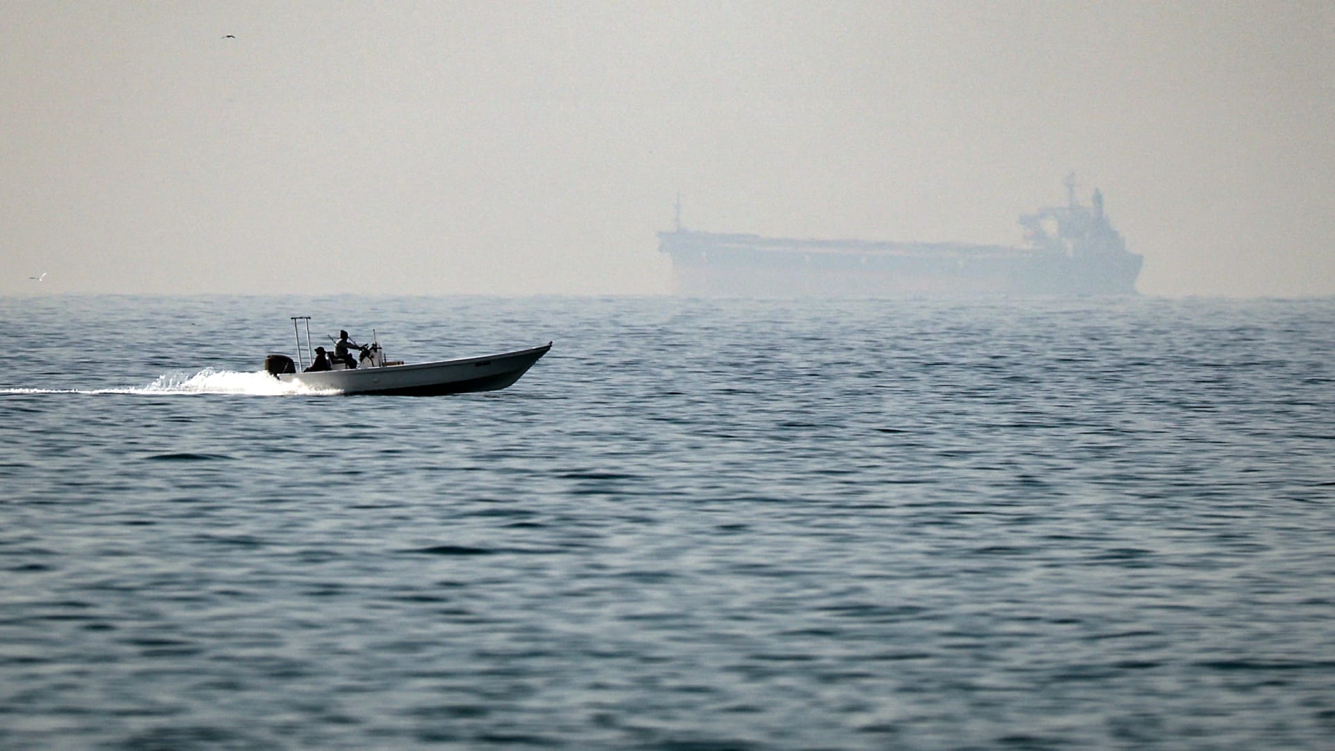 اليابان ودول أوروبية تُبدي استعدادها للمشاركة بتأمين مضيق هرمز