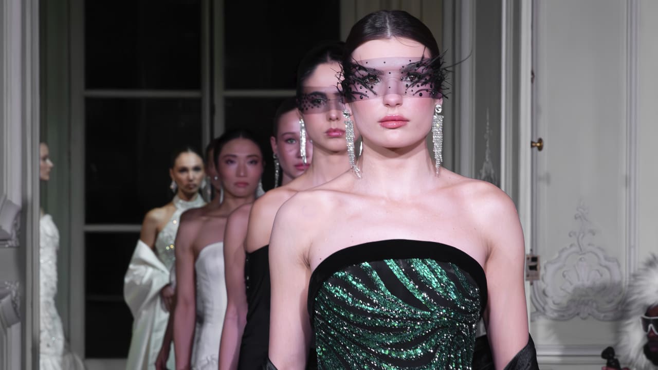 سارة أنسي.. أزياء مصريّة تجوب عواصم الموضة العالمية