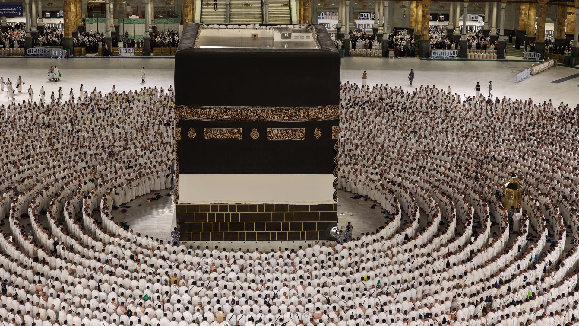 السعودية.. توجيه ملكي بعد عرض محمد بن سلمان عن حجاج إيران بعد الضربة الإسرائيلية