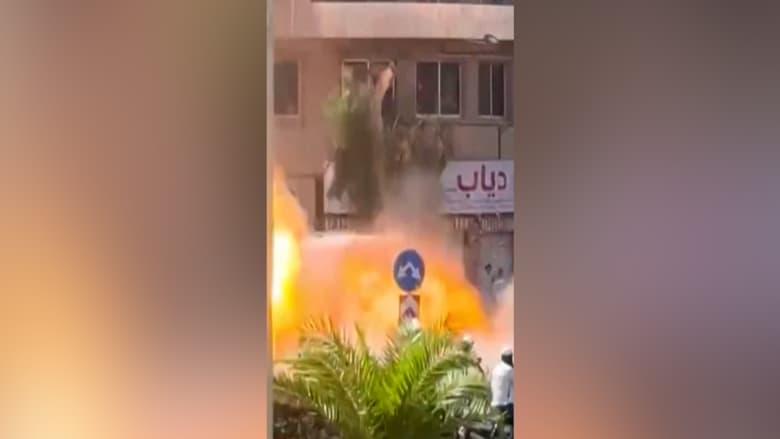 شاهد لحظة انفجار قرب فندق إقامة ماكرون بدمشق