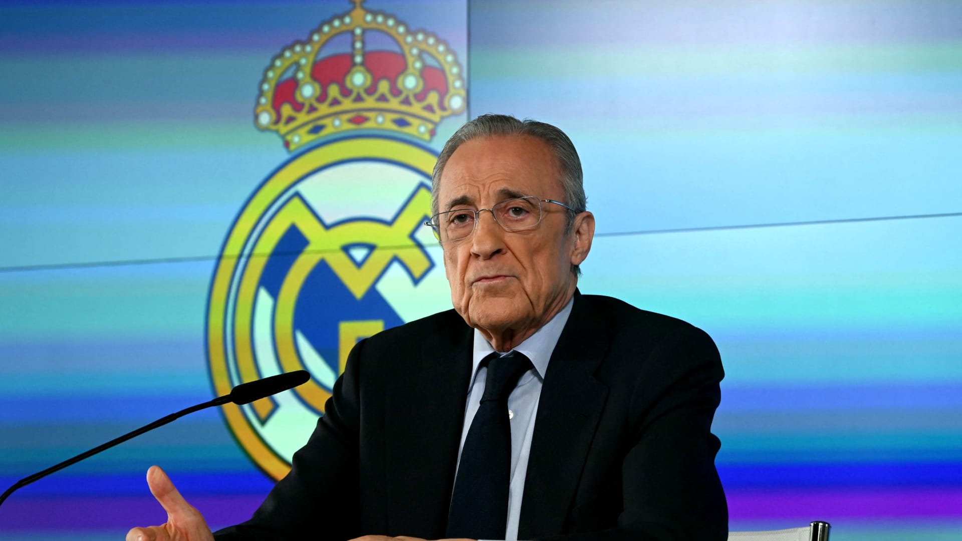 حقيقة استقالته والمدرب القادم لريال مدريد.. إليك أبرز ما قاله بيريز في مؤتمر صحفي
