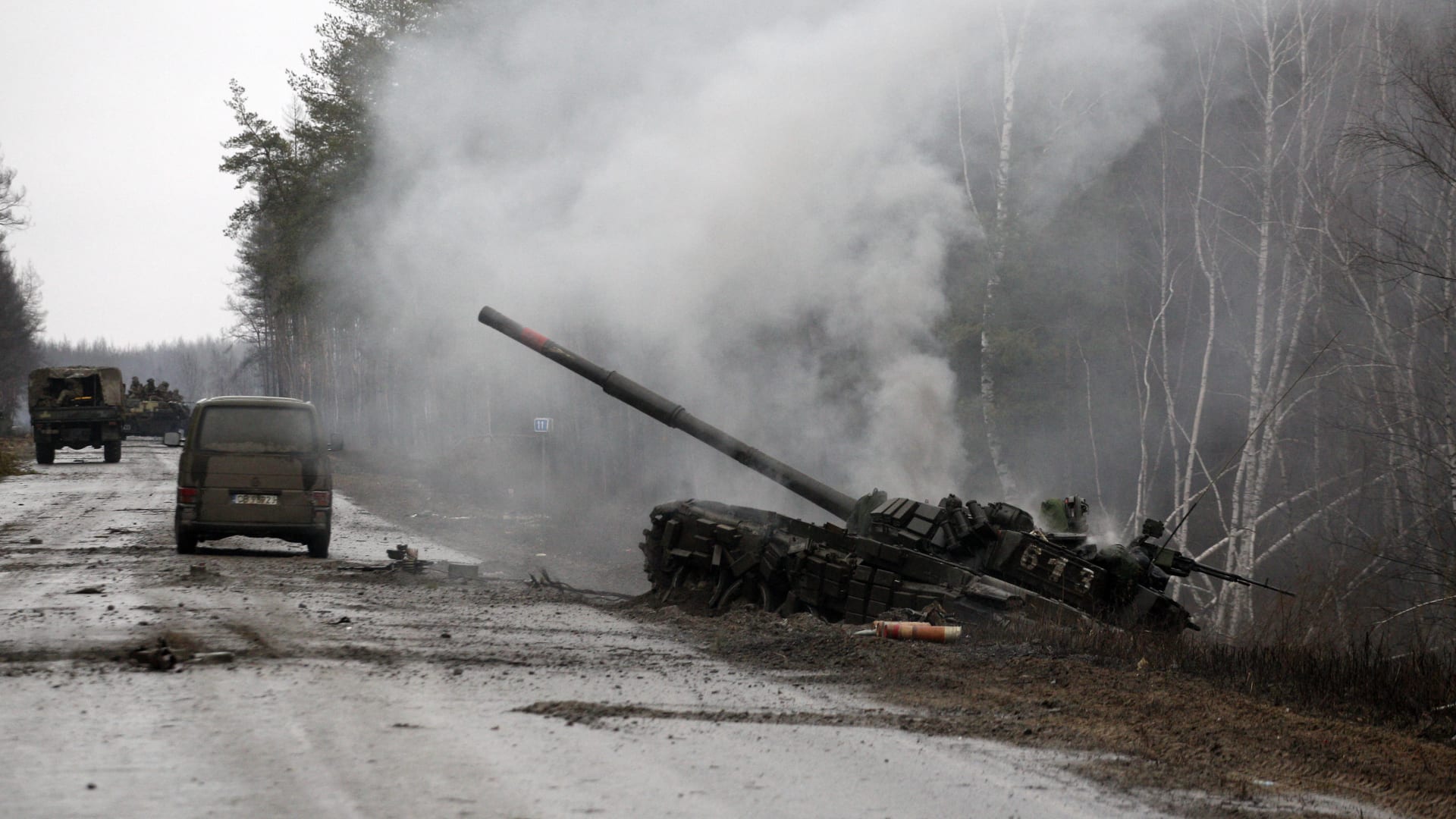 لماذا تواجه المركبات العسكرية الروسية مشاكل بأوكرانيا؟ جنرال أمريكي متقاعد يكشف لـCNN
