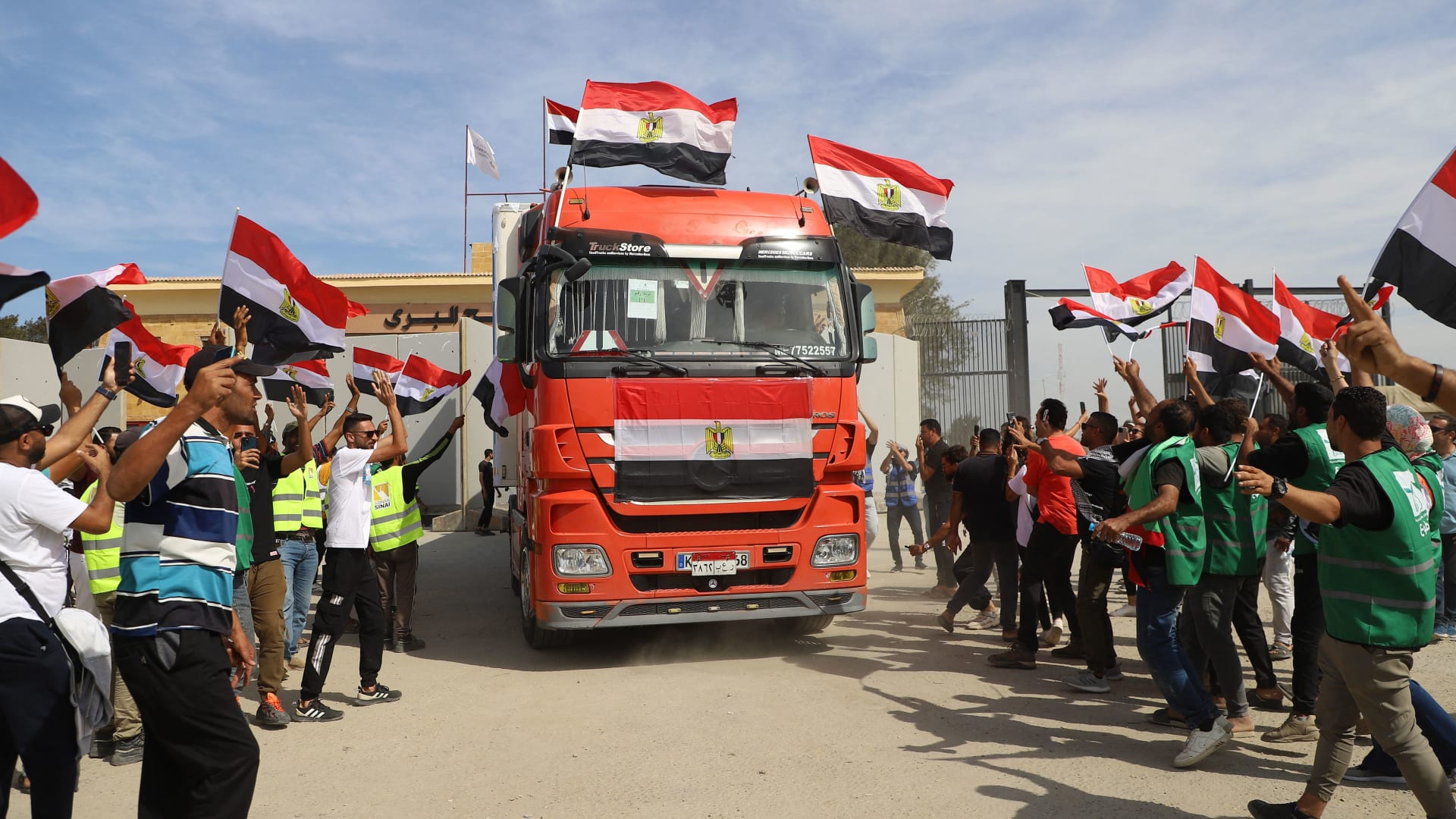 مصر ترد على تصريحات إسرائيل في محكمة العدل بشأن "منع دخول المساعدات إلى غزة"