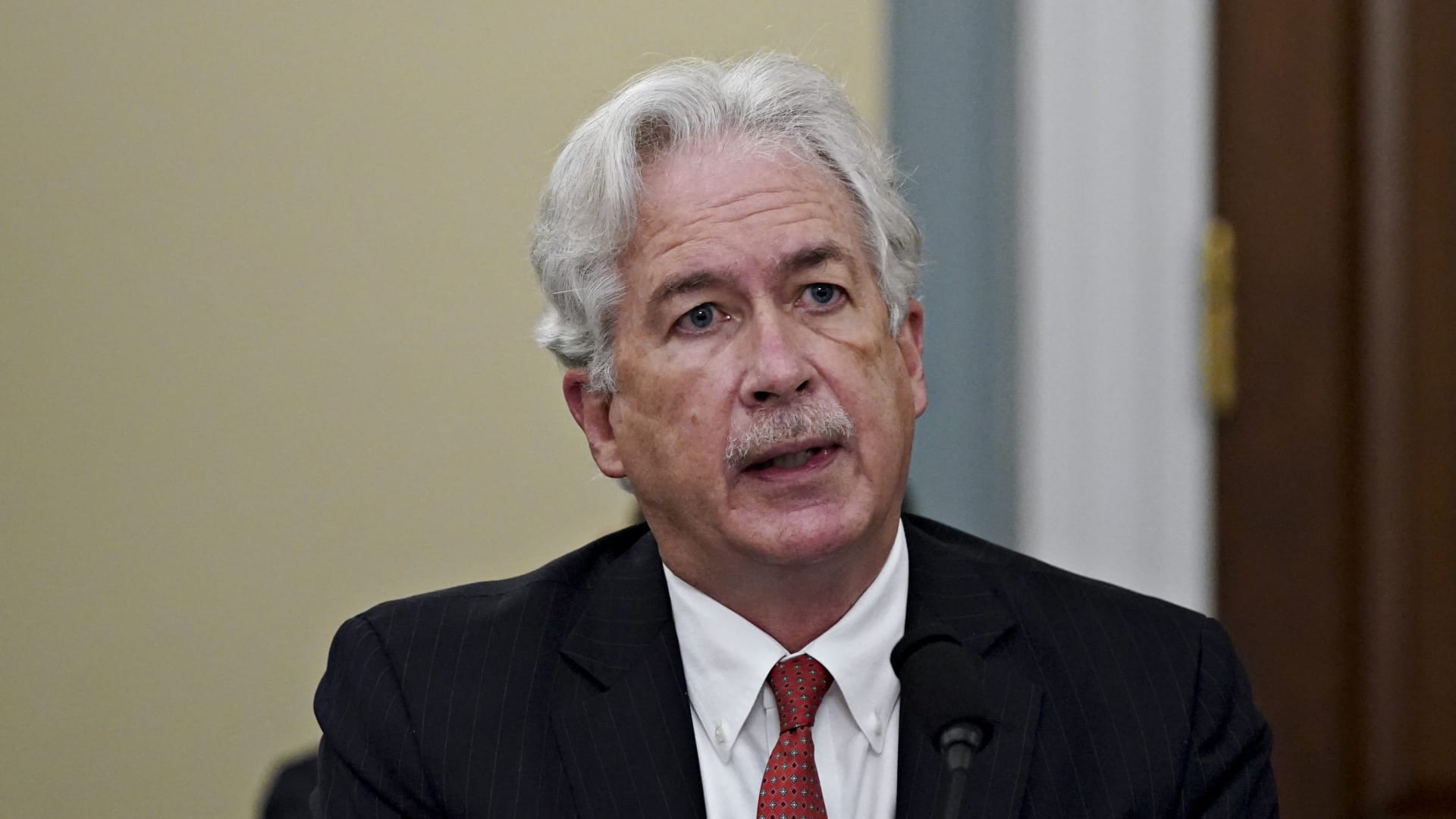 ماذا نعلم عن المحادثات "الحاسمة" لمدير CIA مع مسؤولين من إسرائيل ومصر وقطر بشأن غزة في فرنسا؟