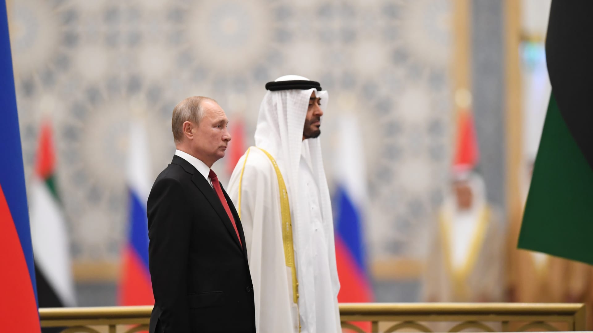 الكرملين يوضح ما ناقشه بوتين خلال اتصال مع محمد بن زايد بشأن حرب إيران