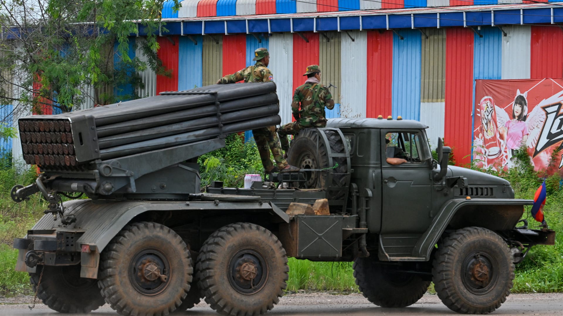 رغم ادعاءات ترامب بوقف إطلاق النار.. تايلاند تتعهد بمواصلة القتال ضد كمبوديا