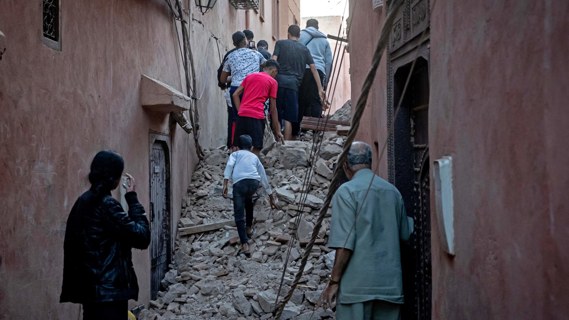 شاهد ما حدث لمسجد لحظة وقوع زلزال المغرب المدمر