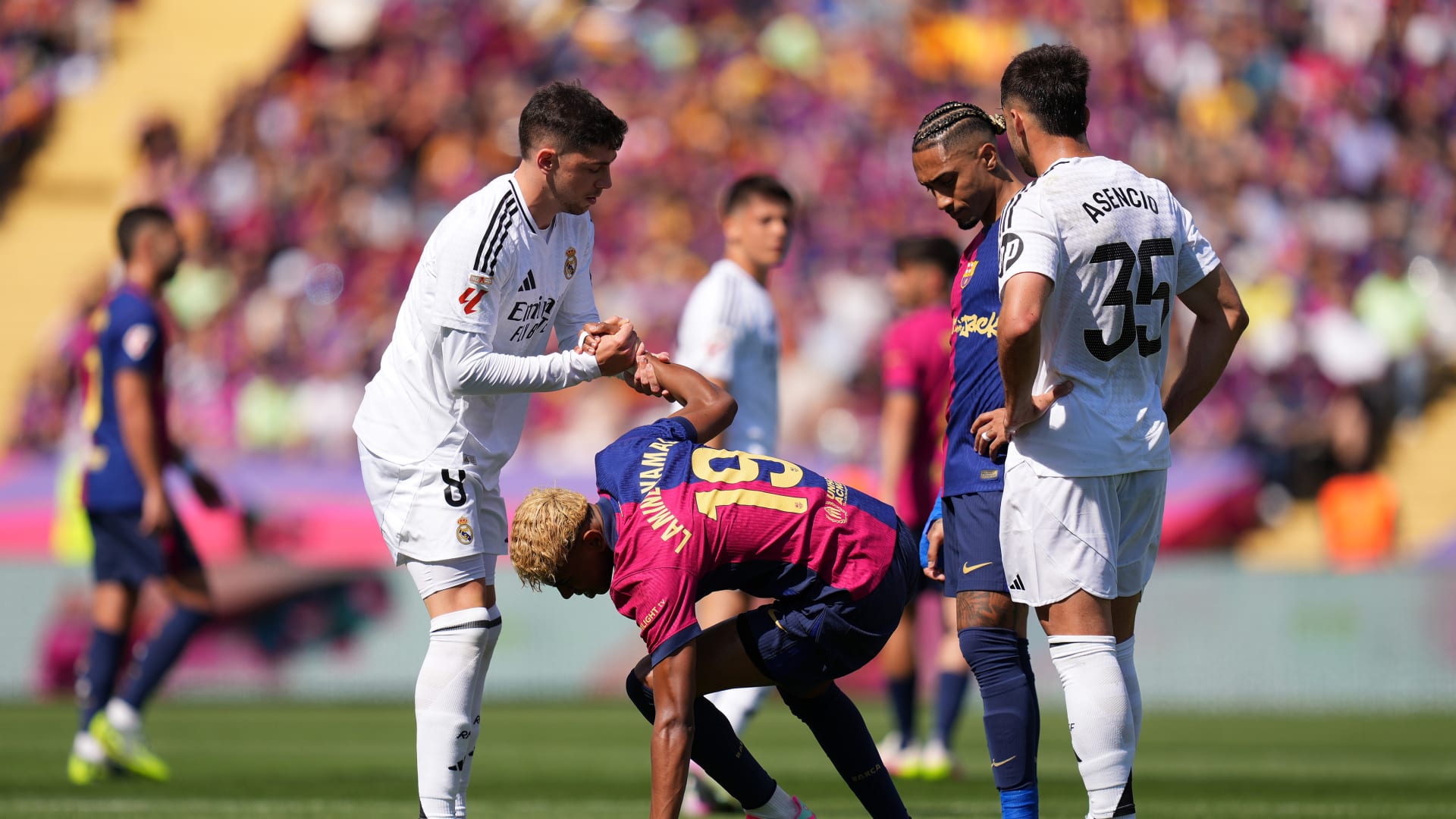 ريال مدريد يتخذ 3 إجراءات ضد مقترح إقامة مباراة برشلونة وفياريال خارج إسبانيا