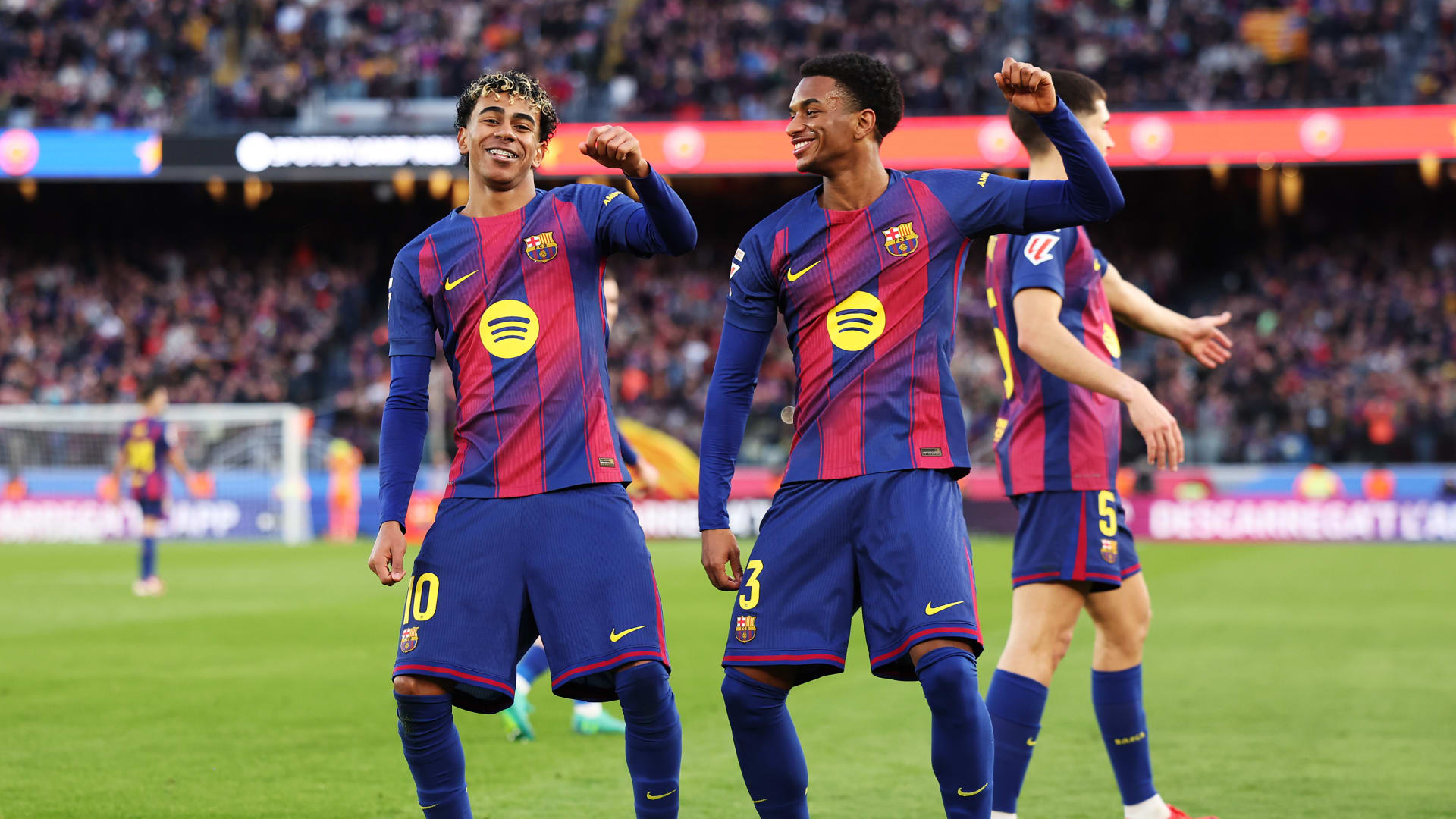 بهدف مُذهل ورقصة مميزة.. لامين يامال يخطف الأنظار في مباراة برشلونة وريال مايوركا