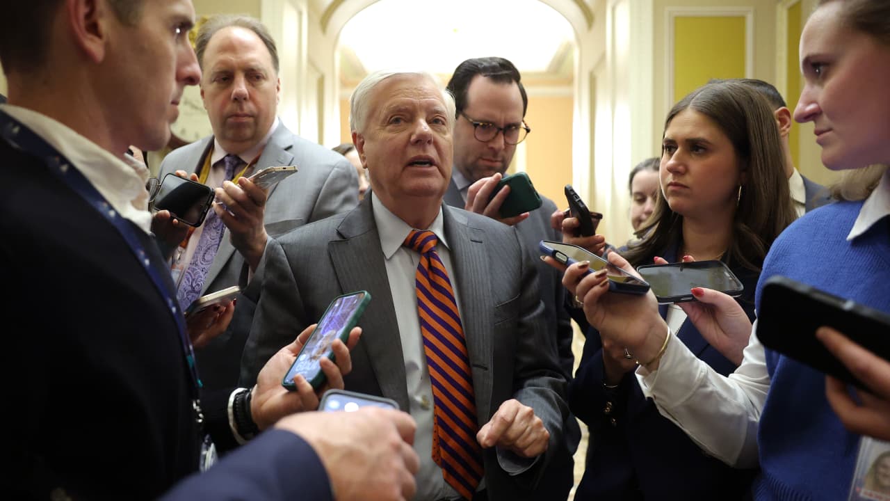 "السعودية مفتاح الأحجية".. السيناتور غراهام يعلق بعد لقاء محمد بن سلمان ويأمل ببدء حوار مع الإمارات حول اليمن والسودان