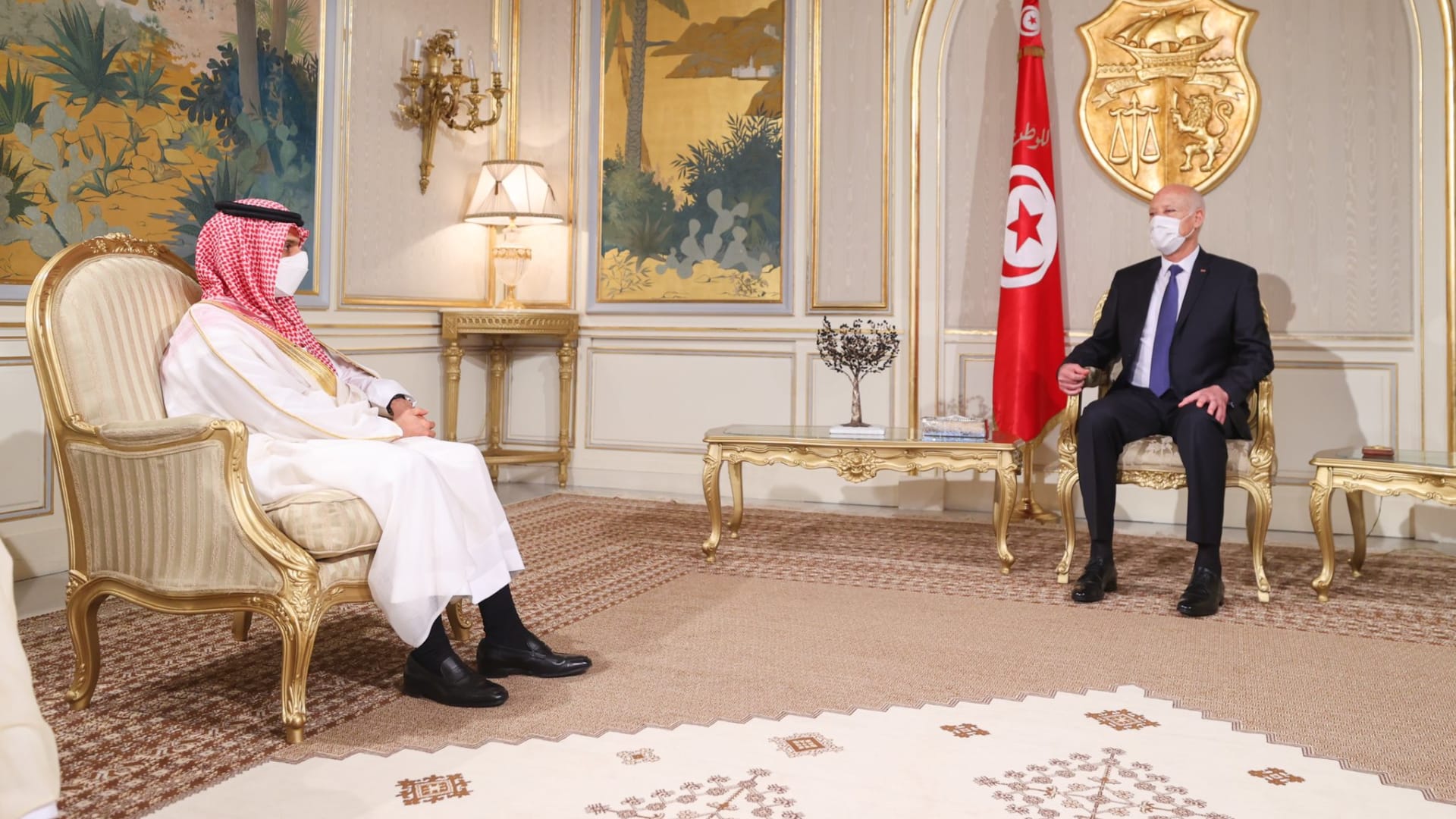 بعد قرارات قيس السعيد.. هل ستكون نهاية الدمقراطية في تونس؟