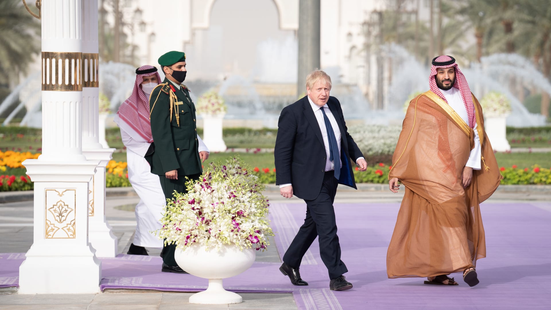 صورة نم زيارة جونسون للسعودية ولقاء محمد بن سبمان مارس 2022