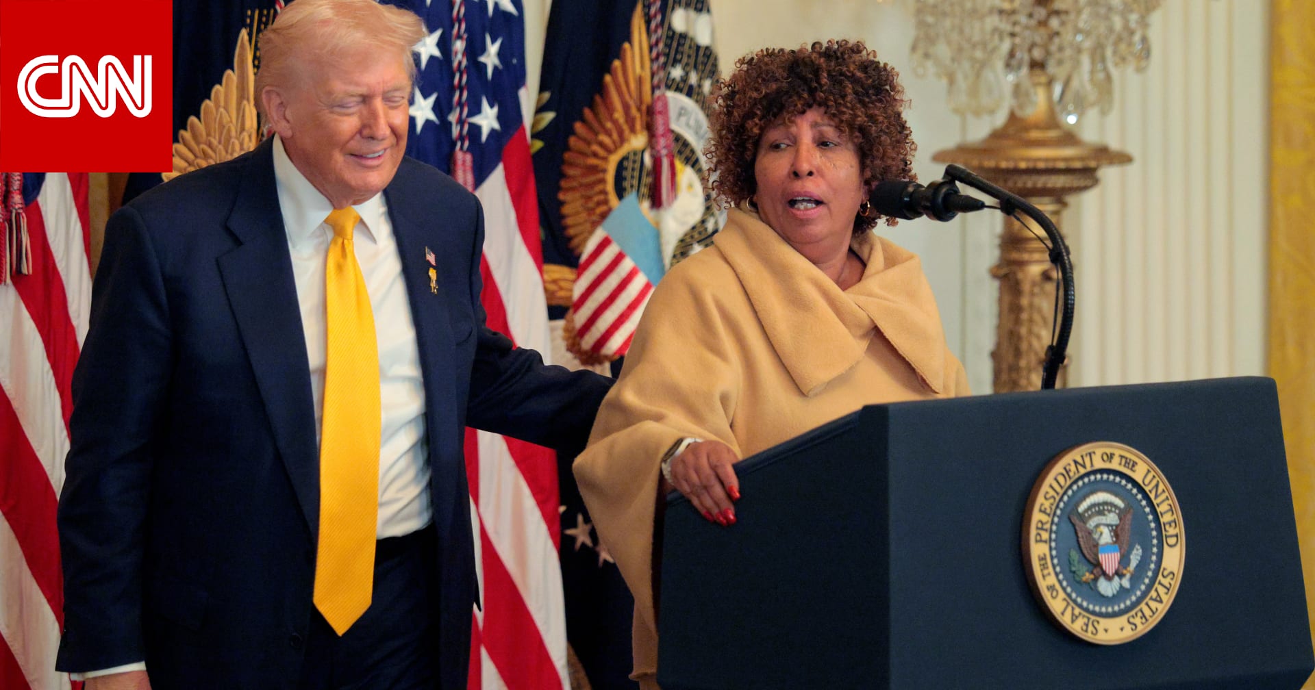 فيديو تعابير ترامب على امرأة قارنته بالجدّات على الميكروفون في البيت الأبيض