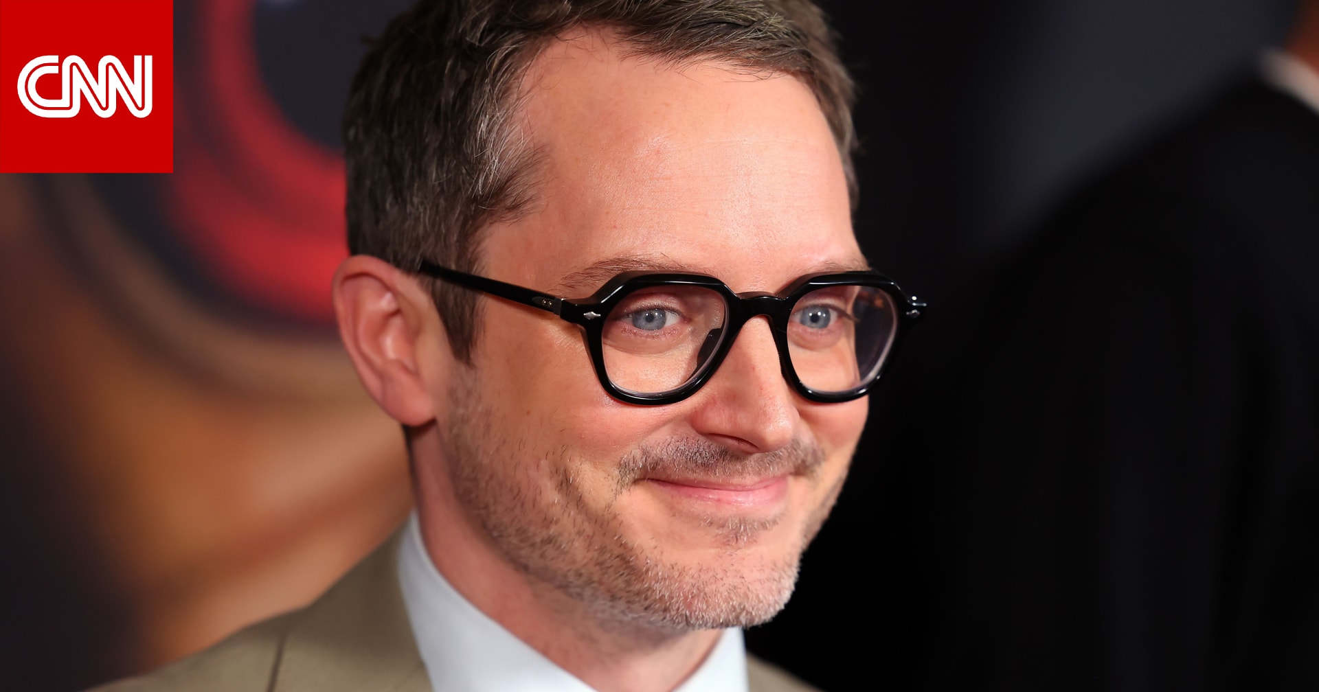 إيليجاه وود يفاجئ عروسين في أحد مواقع تصوير "سيد الخواتم" الشهيرة