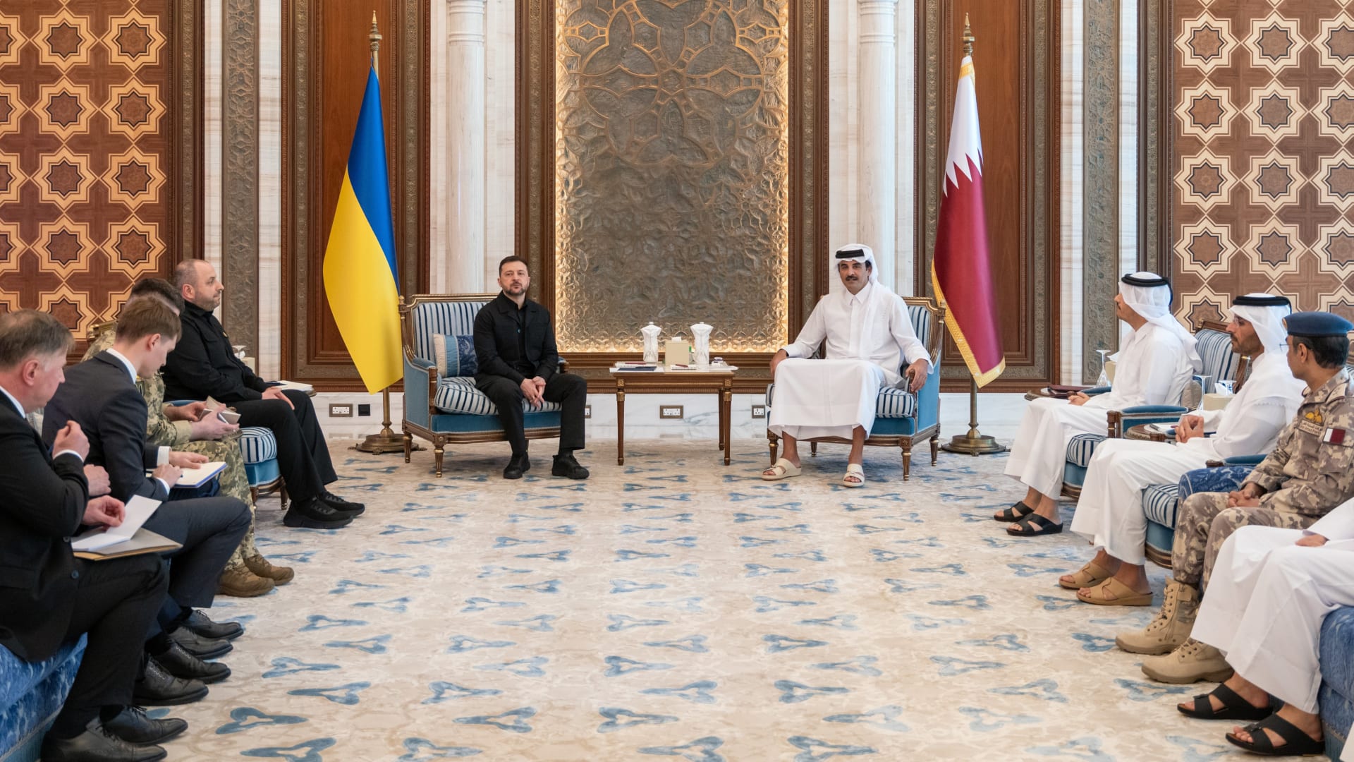 بعد السعودية.. قطر توقع اتفاقية تعاون دفاعي مع أوكرانيا خلال زيارة زيلينسكي