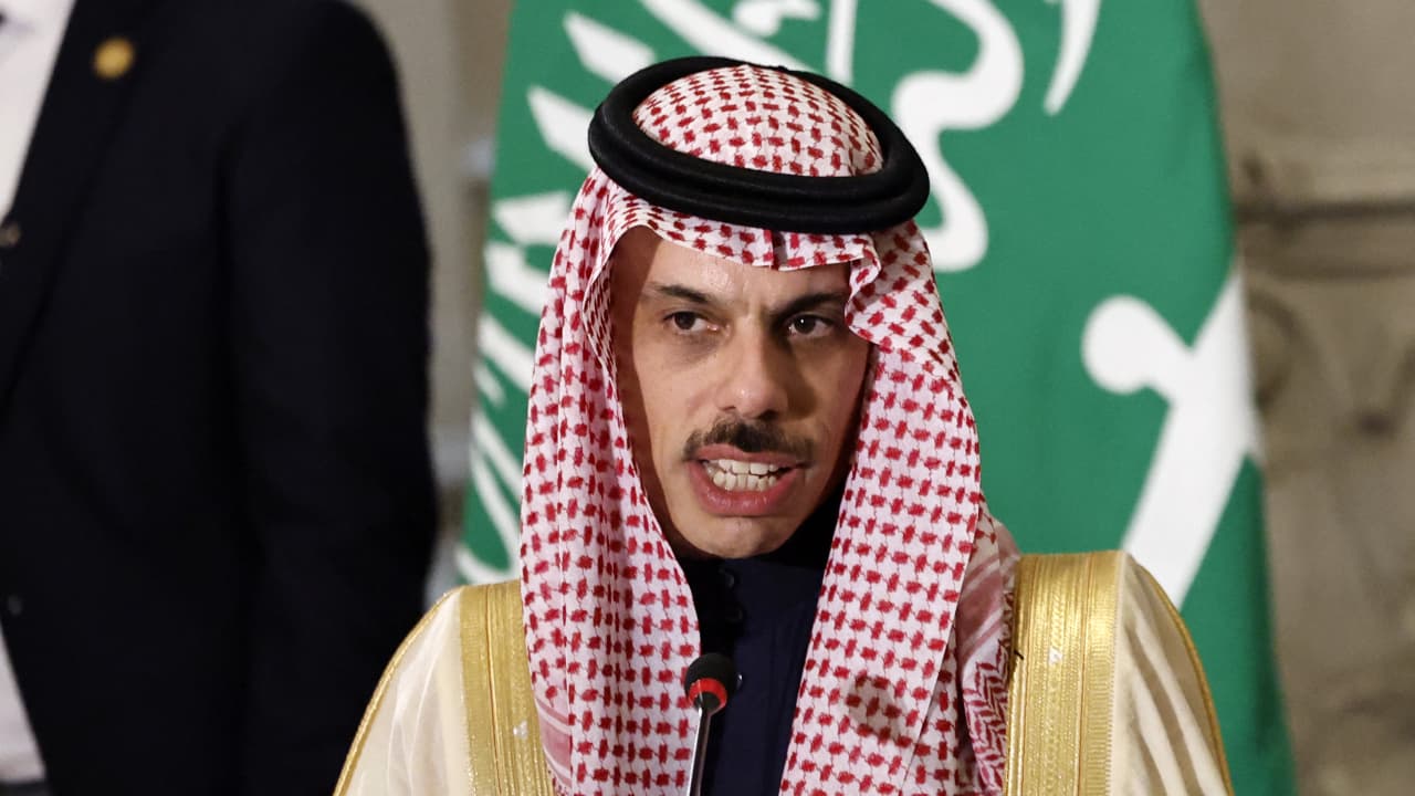 وزير خارجية السعودية يكشف عن موقف المملكة من نشر قوات دولية في غزة