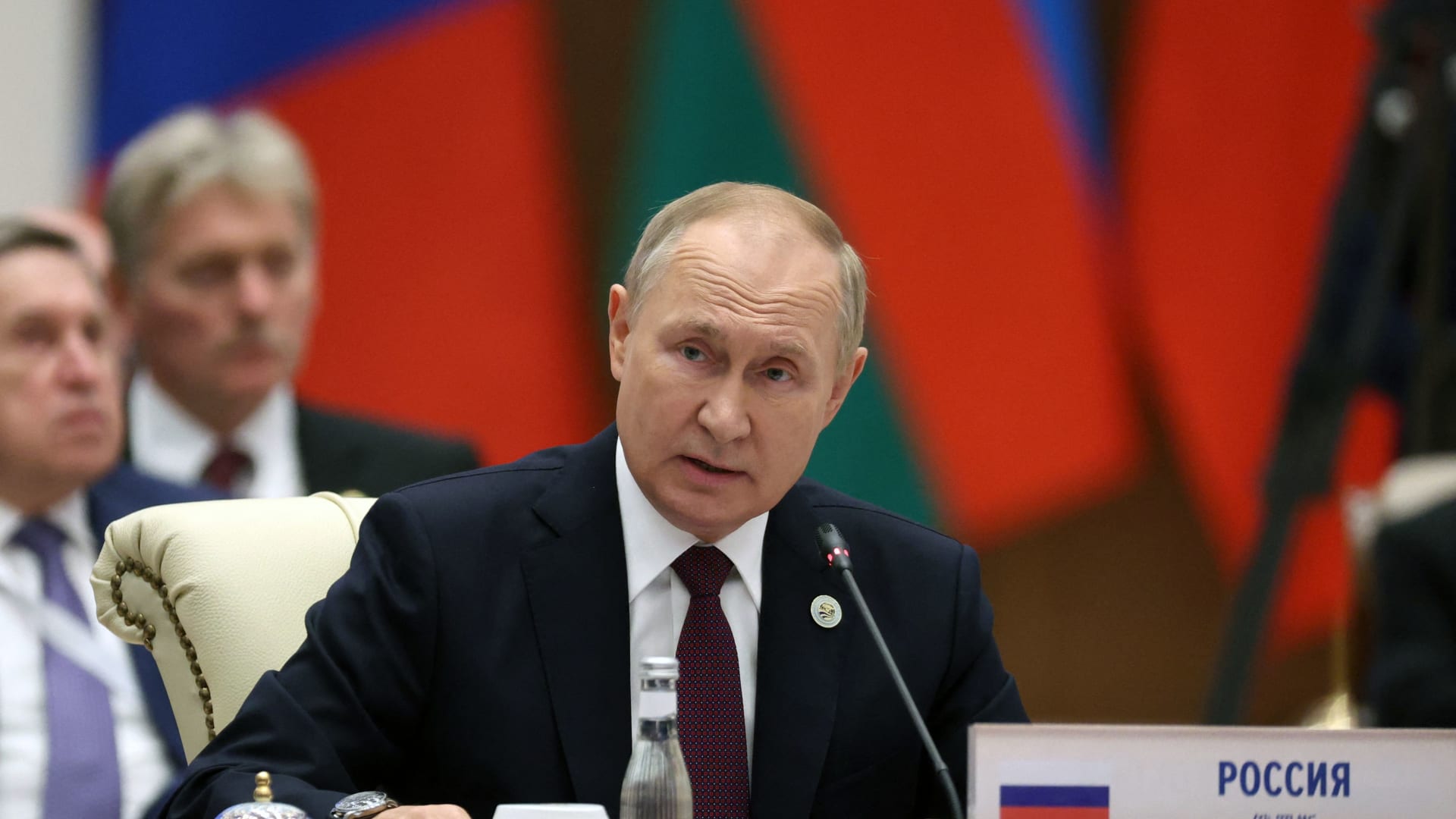 بوتين يوقع قانونًا لتسهيل منح الجنسية للأجانب في الجيش الروسي.. وعقوبات مشددة على الفارين من التجنيد