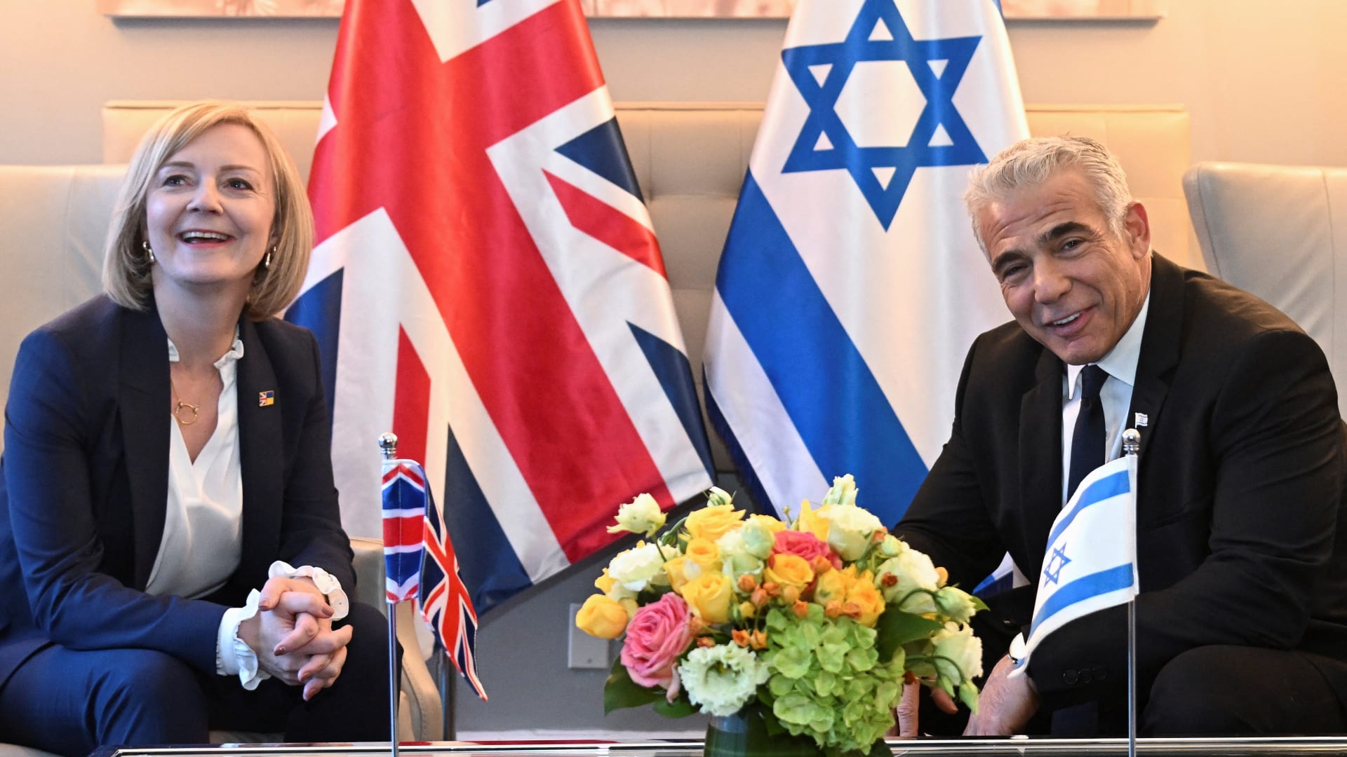 قادة مسيحيون في القدس وبريطانيا يعربون عن قلقهم من خطوة نقل السفارة البريطانية