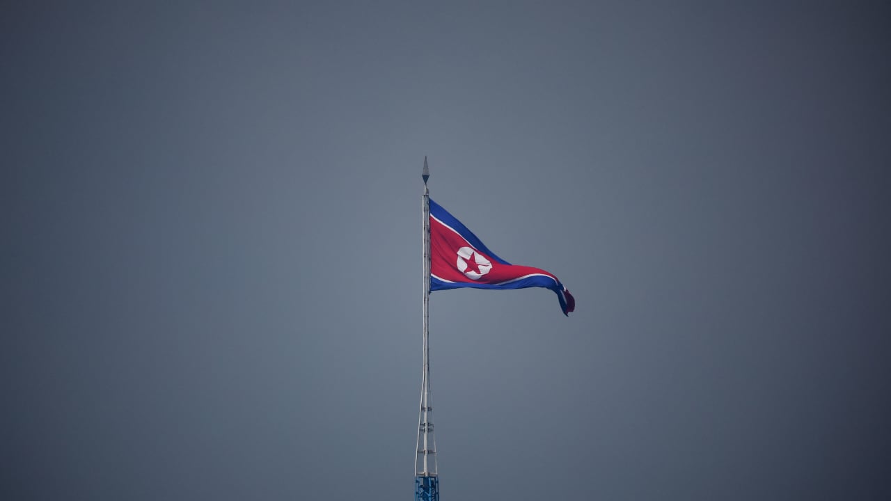 كوريا الشمالية تعلن "فشل" إطلاق "الصاروخ الفضائي".. وتفتح تحقيقا بشأن "العيوب الخطيرة"