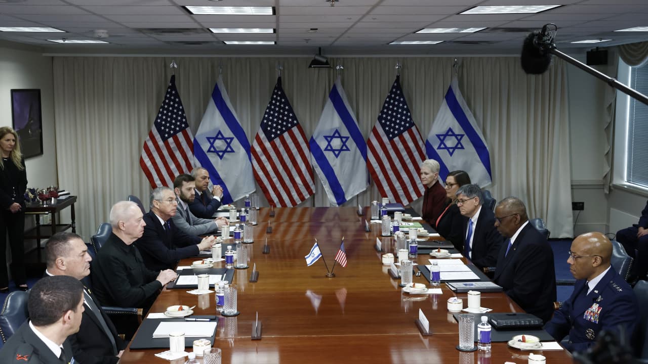 ماذا دار في أول اتصال بين وزيري دفاع أمريكا وإسرائيل بعد ضربة إيران؟