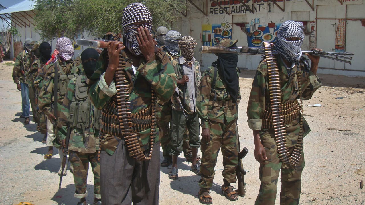 مصدر: قوات أمريكية وصومالية تقتل قائدا بحركة الشباب مسؤول عن عدة هجمات
