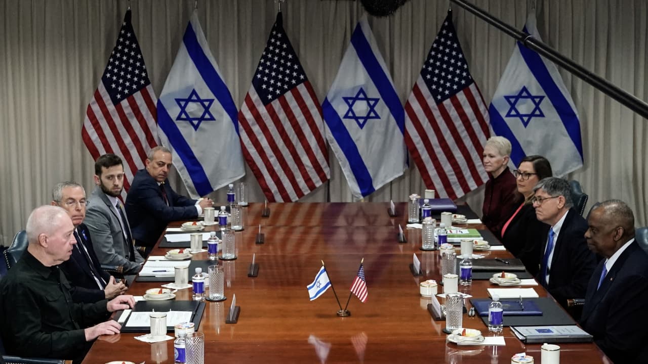 وزير دفاع إسرائيل: أي هجوم إيراني على أراضينا سيتطلب ردا مناسبا