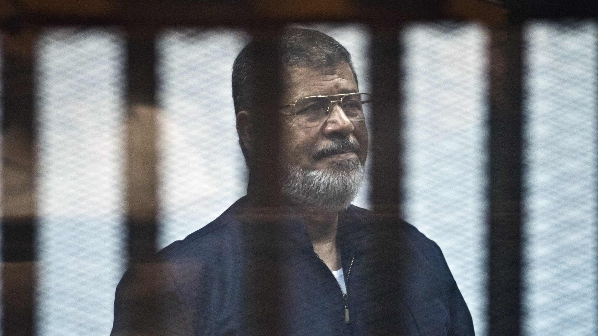 مصر.. أسرة الرئيس المصري الراحل محمد مرسي ترد على أنباء عن محاولة انتحار نجله أسامة في السجن