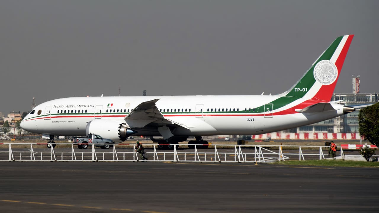 المكسيك تبيع طائرة رئاسية إلى طاجيكستان.. والرئيس المكسيكي: سنبني مستشفيين