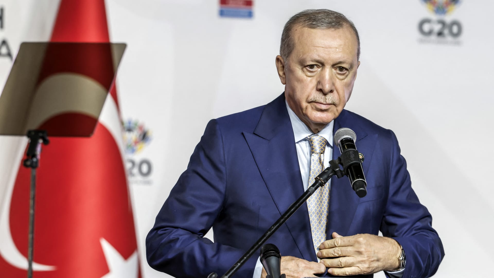 أردوغان يعبر عن تعازيه بعد سقوط طائرة رئيس الأركان الليبي