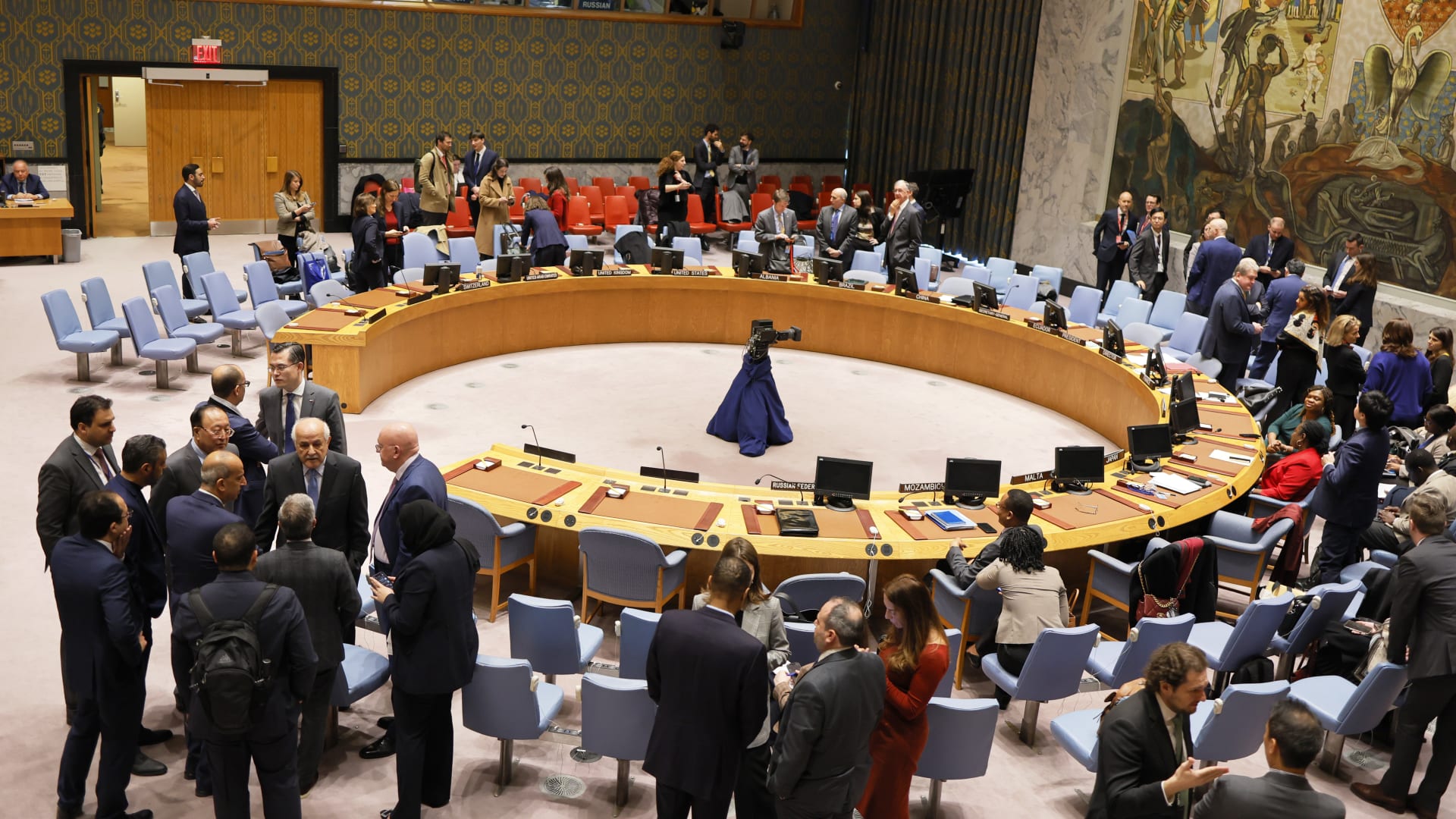 مصدران لـCNN: تأجيل تصويت مجلس الأمن على مشروع قرار بشأن غزة إلى الأربعاء 3 مصدران لـCNN: تأجيل تصويت مجلس الأمن على مشروع قرار بشأن غزة إلى الأربعاء