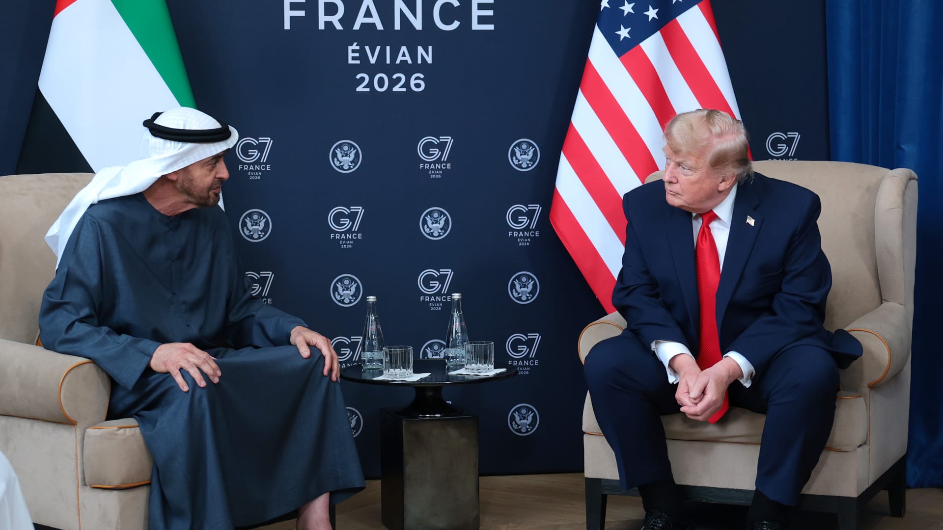 بعد التصعيد الإيراني الأمريكي.. اتصال هاتفي بين محمد بن زايد وترامب