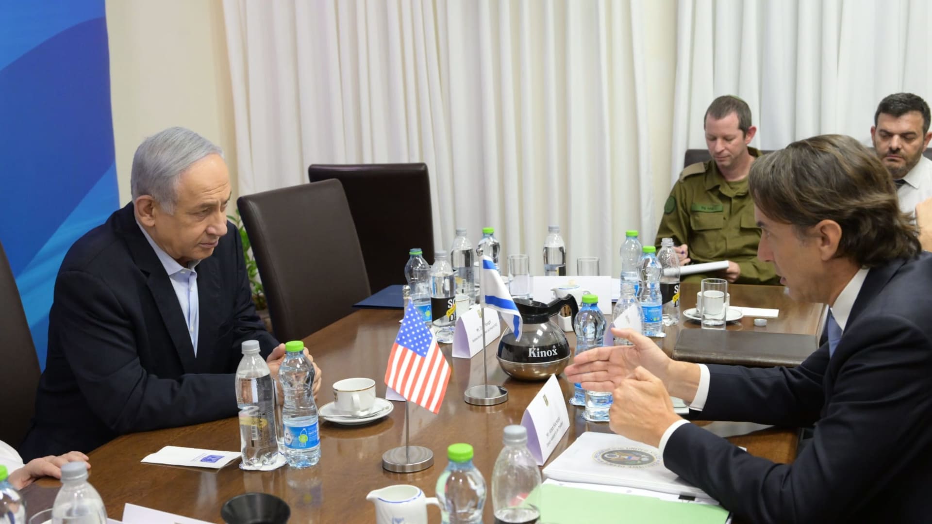 نتنياهو لمبعوث بايدن: إسرائيل ملتزمة بإحداث "تغيير جوهري" على حدودها مع لبنان