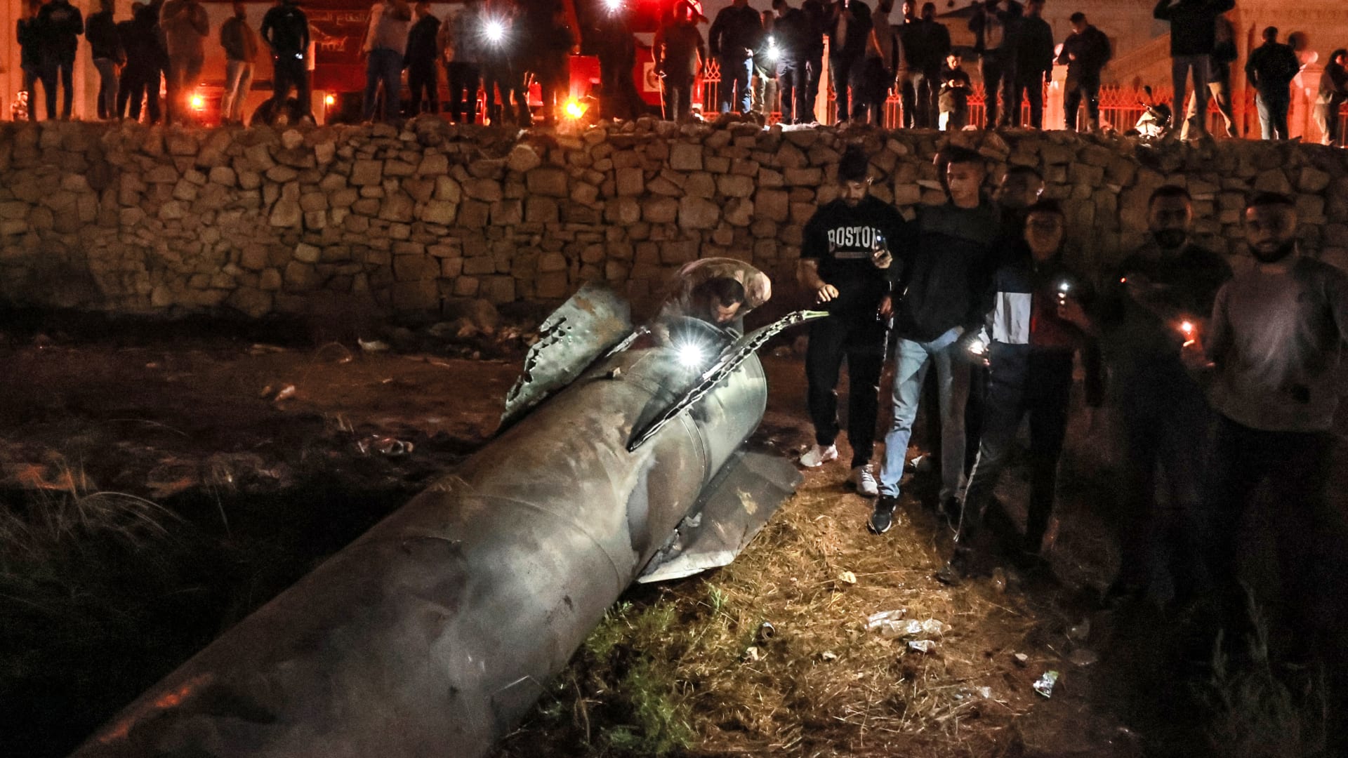 مقاطع تُظهر صواريخ إيران في سماء إسرائيل