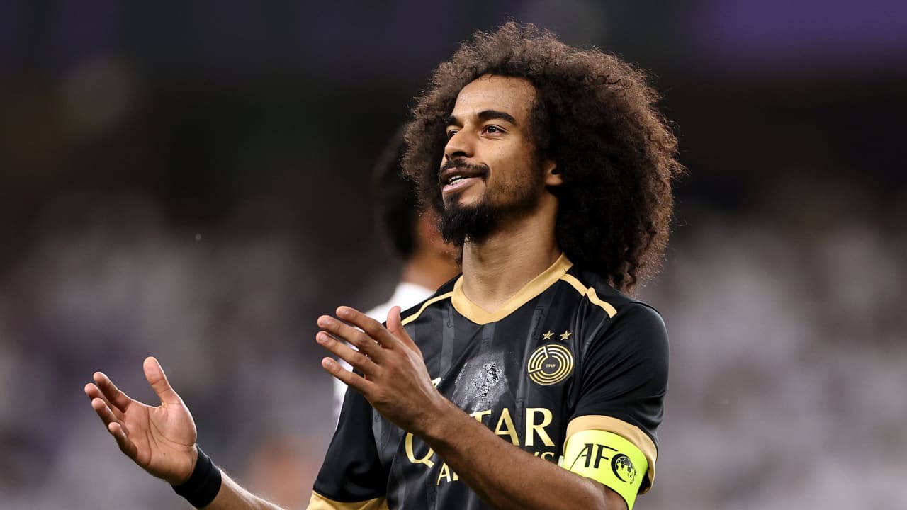 ماذا قال أكرم عفيف حول إمكانية استضافة السعودية لكأس العالم 2034؟