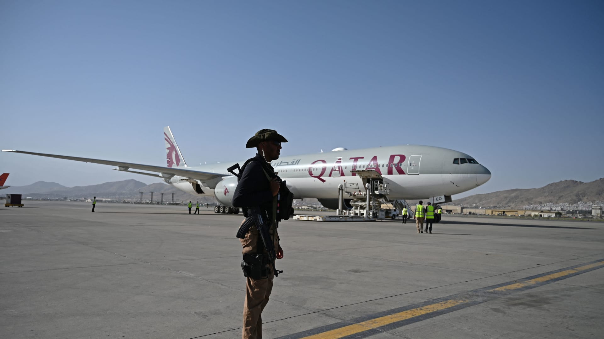 وزير خارجية قطر: نأمل في "أنباء سارة" بشأن إعادة تشغيل مطار كابول في أقرب وقت