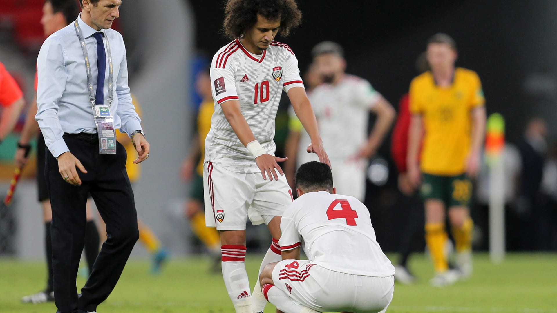 كيف تفاعلت الشخصيات الرياضية مع نهاية حلم وصول منتخب الإمارات لكأس العالم 2022؟
