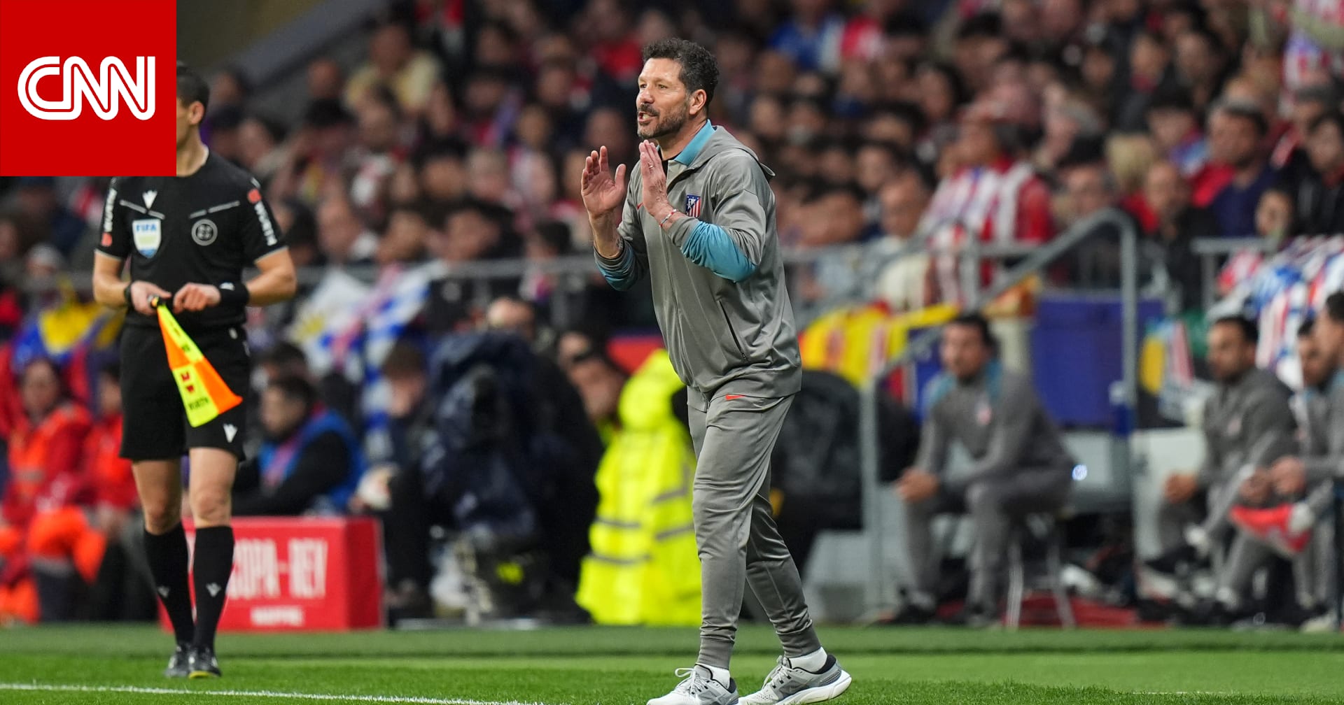 موقف "محرج" لسيميوني خلال مباراة أتلتيكو مدريد وبرشلونة.. هذا ما حدث معه