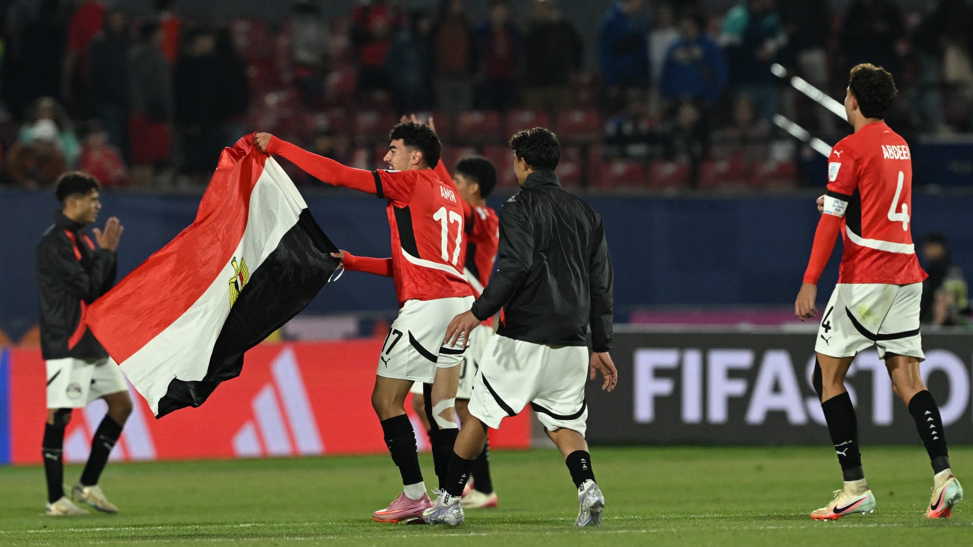 من "أغرب" لحظات مونديال الشباب.. خلاف بين لاعبي مصر يتحول إلى فرحة عارمة